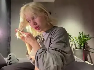 Chaturbate Nude Webcam of golden_alinee