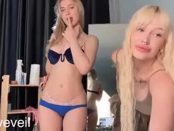 Chaturbate Live Porn of golden_alinee