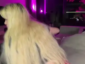 Chaturbate Live Sex Cam of golden_alinee