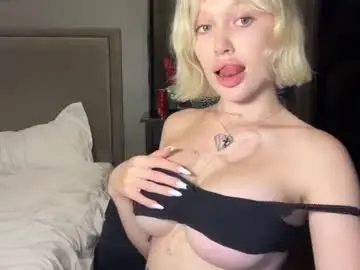 Chaturbate Live Porn of golden_alinee