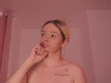 Chaturbate Live Sex Cam of bella_adams_