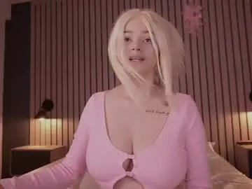 Chaturbate Live Sex Cam of bella_adams_