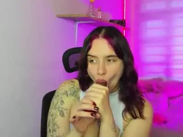 Chaturbate Nude Webcam of emily_lindey