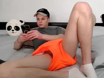 Chaturbate Live Sex Cam of silverbob2024