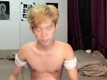 Chaturbate Best live sex cam show of kianhot_twink