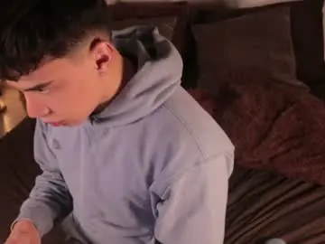 Chaturbate Live Sex Cam of zamuel_18
