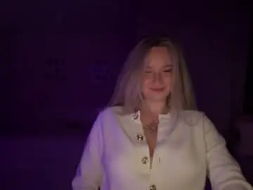 Chaturbate Live Sex Cam of moonlit_kiss_