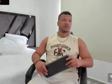 Chaturbate Nude Webcam of annieandstefan