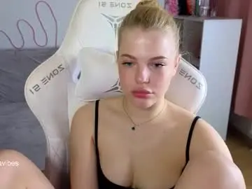 Chaturbate Free Porn Cam of maya_blonde18