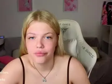 Chaturbate Live Sex of maya_blonde18