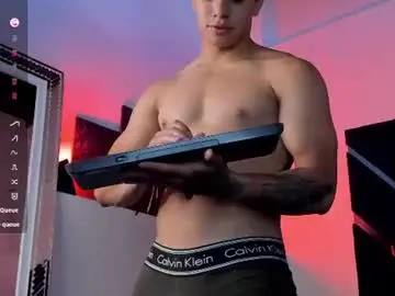 Chaturbate Live Sex Cam of tony_petrov