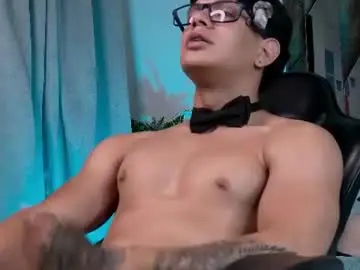 Chaturbate Live Sex Cam of tony_petrov