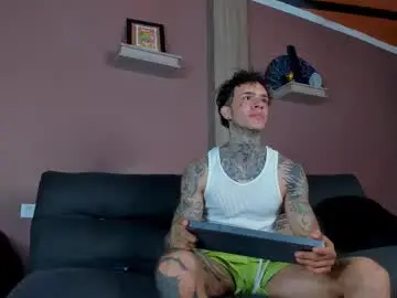 Chaturbate Nude Webcam of aron_ford