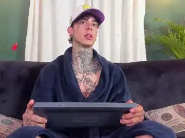 Chaturbate Nude Webcam of aron_ford