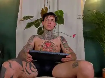Chaturbate Nude Webcam of aron_ford