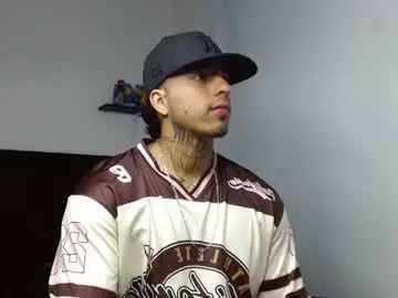 Chaturbate Live Sex Cam of darius_phoenix