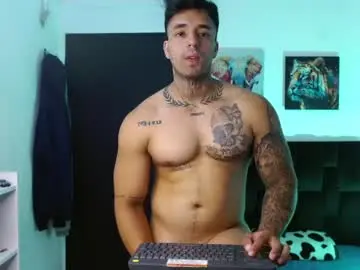 Chaturbate Sex Cam of darius_phoenix