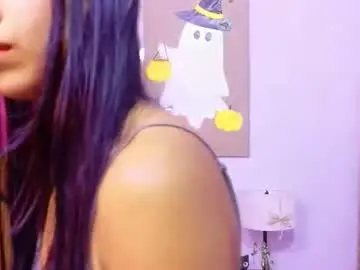 Chaturbate Free Porn Cam of littlee_emilyy_