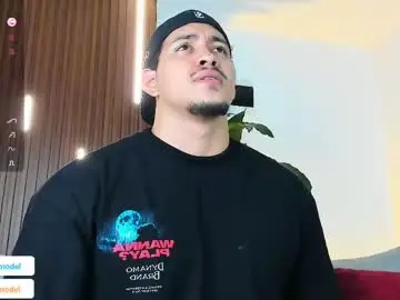 Chaturbate Live Sex Cam of lucasanto_