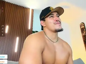 Chaturbate Live Sex Cam of lucasanto_