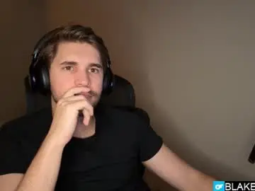 Chaturbate Live Sex Cam of blakemiles2