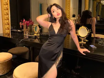 Imlive Sex Chat of ElvoraLoVe