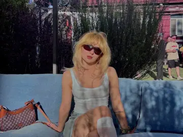 Imlive Free Porn Cam of Charmyy