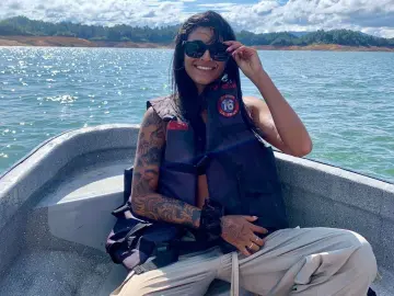 Imlive Nude Webcam of Roxy_Thunder