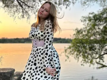 Imlive Sex Cam of CrystallPawsBuddy