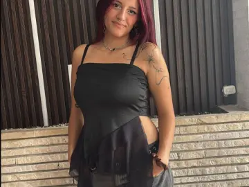 Imlive Live Sex Cam of LiilyMoonn