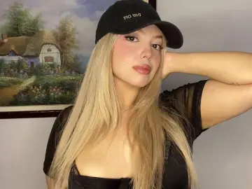 Imlive Free Live Porn of Mia_Rich