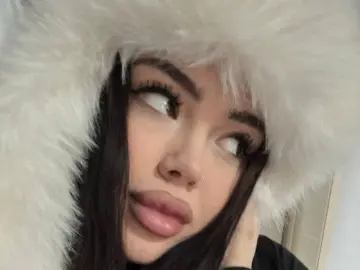 Livejasmin Free Porn Cam of CherlynDarm