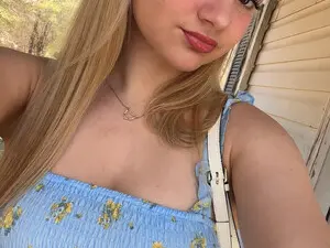 Myfreecams Free Porn Cam of littlelola88