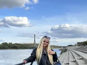 Myfreecams Sex Cam of white_choco