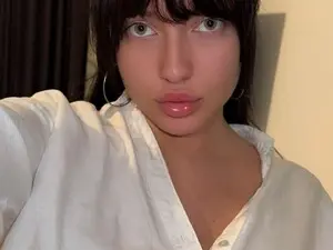 Myfreecams Live Sex Cam of yourbustygirl