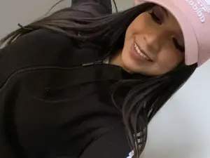 Myfreecams Watch Live Sex Cams of GabriellaSan