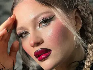 Myfreecams Live Sex Cam of Avelinehowo