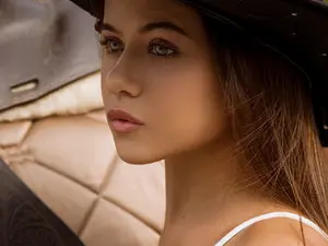 Myfreecams Live Sex Cam of BELLA_ROSEMAR