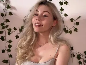 Myfreecams Sex Chat of Cherry_Iwe