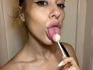 Myfreecams Watch Live Sex Cams of BonnieeXOXO