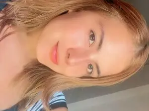 Myfreecams Free Live Porn of Lara19