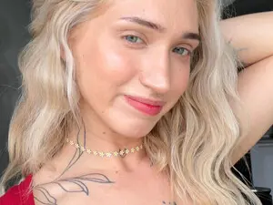 Myfreecams Sex Cam of Roselyn_