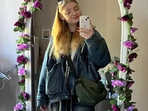 Myfreecams Free Porn Cam of SweetmiMia