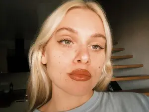 Myfreecams Free Porn Cam of AngelOfBoom