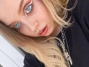 Myfreecams Free Porn Cam of MonaLauu