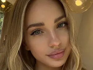 Myfreecams Live Sex Cam of Nicole_blueberry