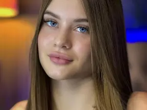 Myfreecams Watch Live Sex Cams of LuisaClover