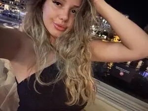 Myfreecams Adult Video Chat of StrawberryHug