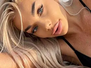 Myfreecams Sex Cam of Russian_Ava