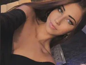 Myfreecams Nude Webcam of ChantalBlair